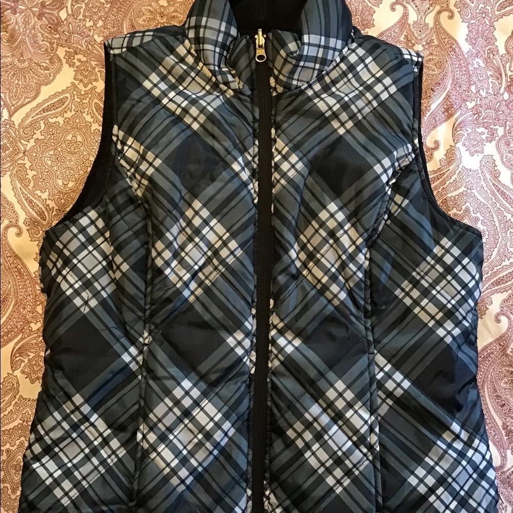 EUC Reversible Black Puffer Vest